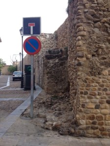 Ou can get an idea of how thick these walls are